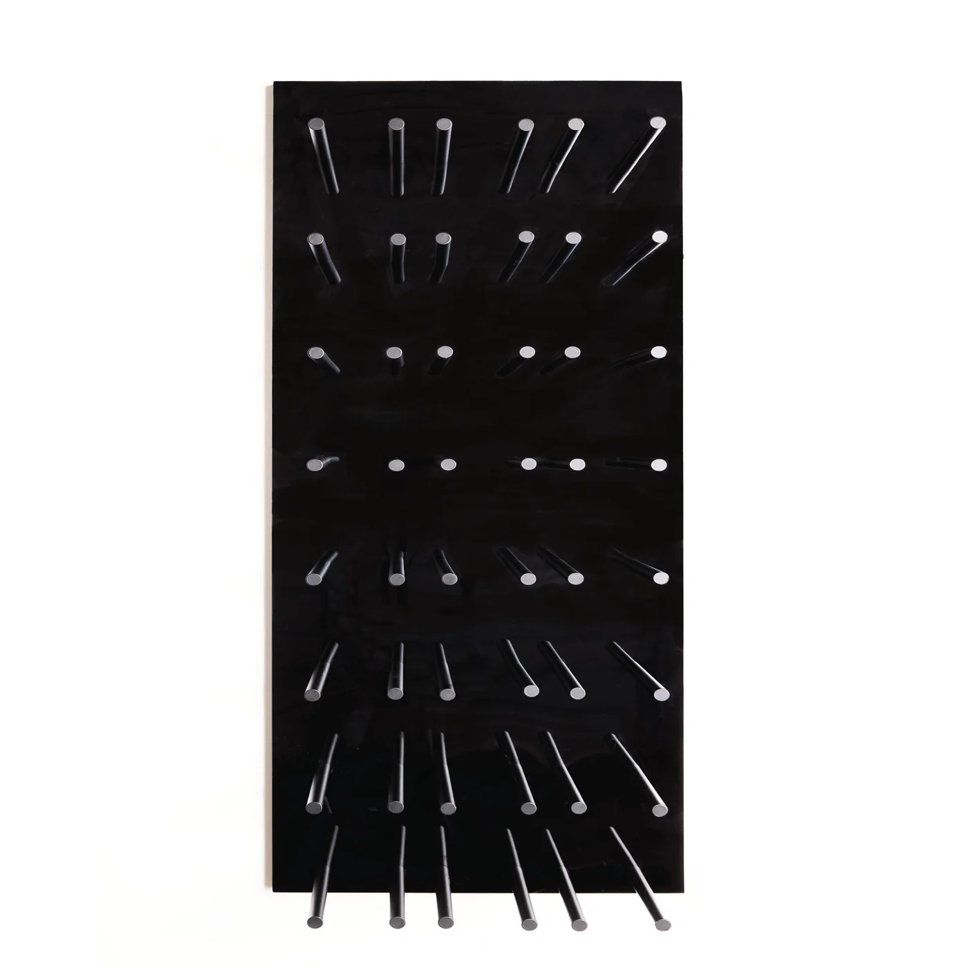 Black-Pegs-on-Black-Panel-No-Bottles